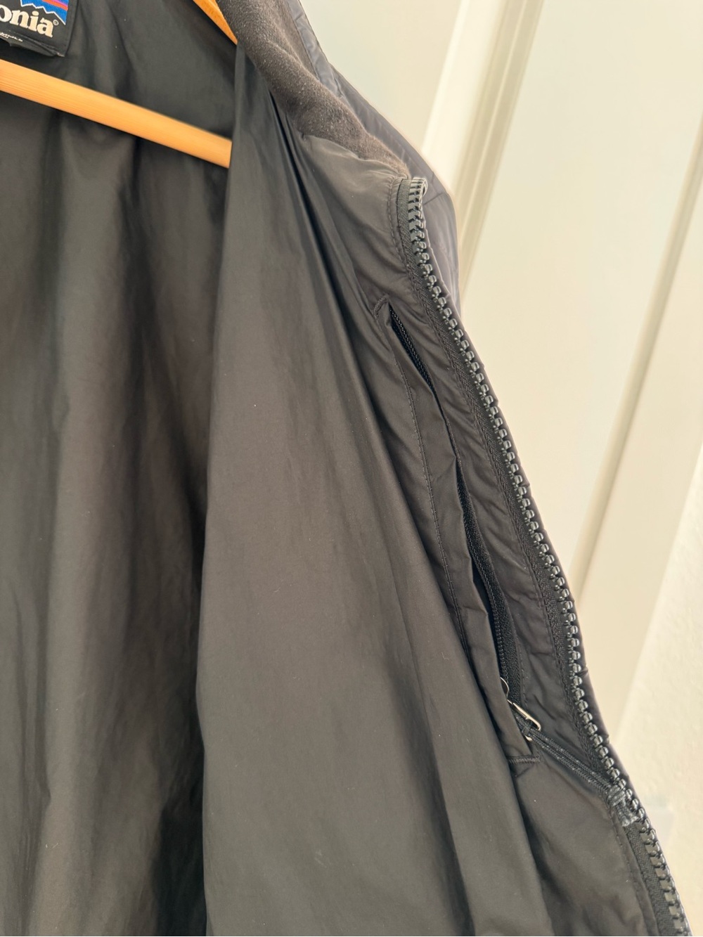 Patagonia Black Nanopuff Quilted Packable Jacket size medium women’s - Picture 6 of 9